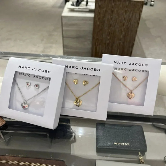 Marc Jacobs Earring and Necklace Set-Gold** Limited Edition** - Picture 2 of 9